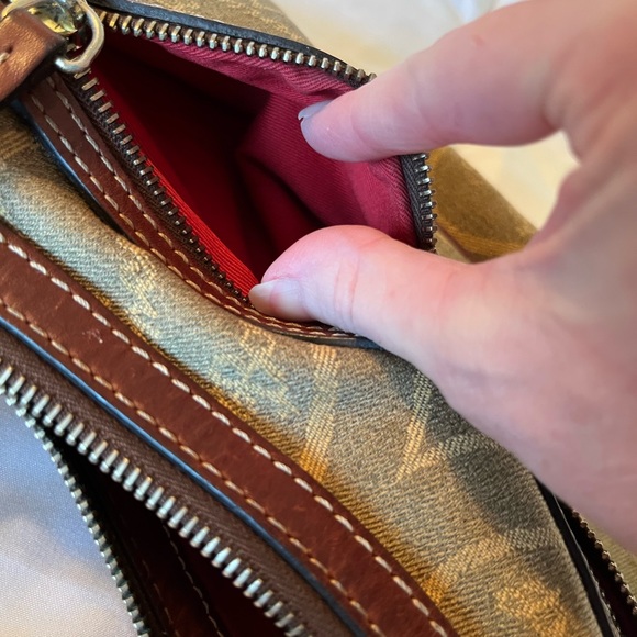 Vintage Dooney & Bourke  Hearts Baguette Shoulder Bag - Picture 3 of 13